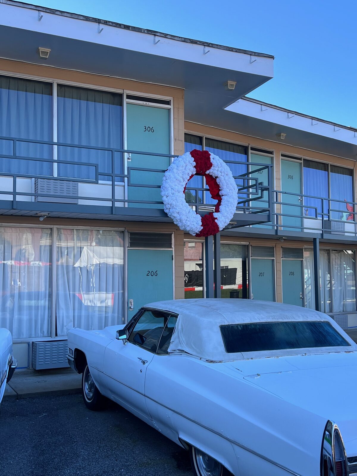 Lorraine Motel exterior with wreath, Memphis