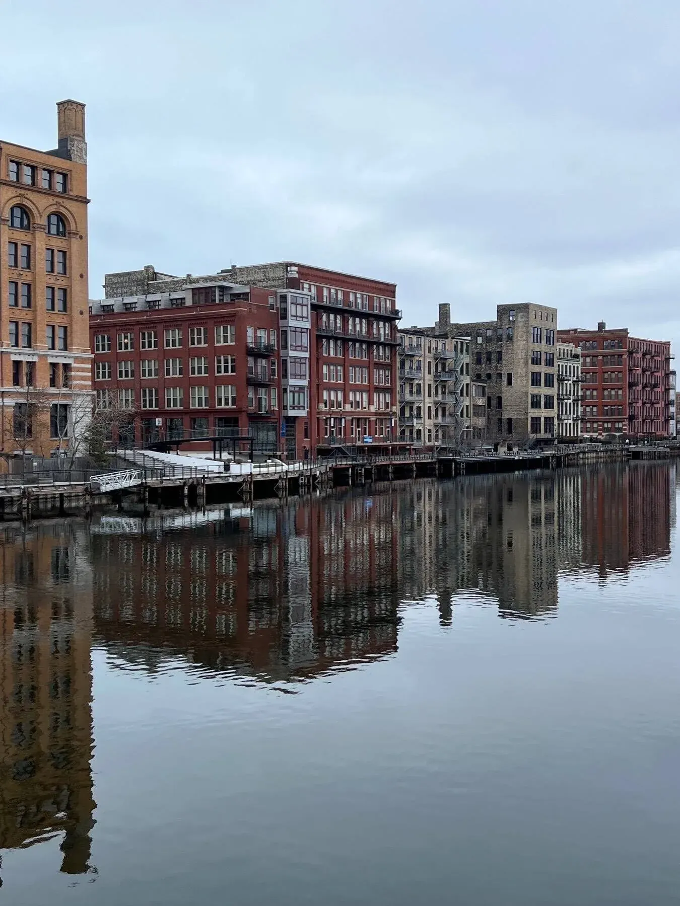 Milwaukee River from N. Water Street