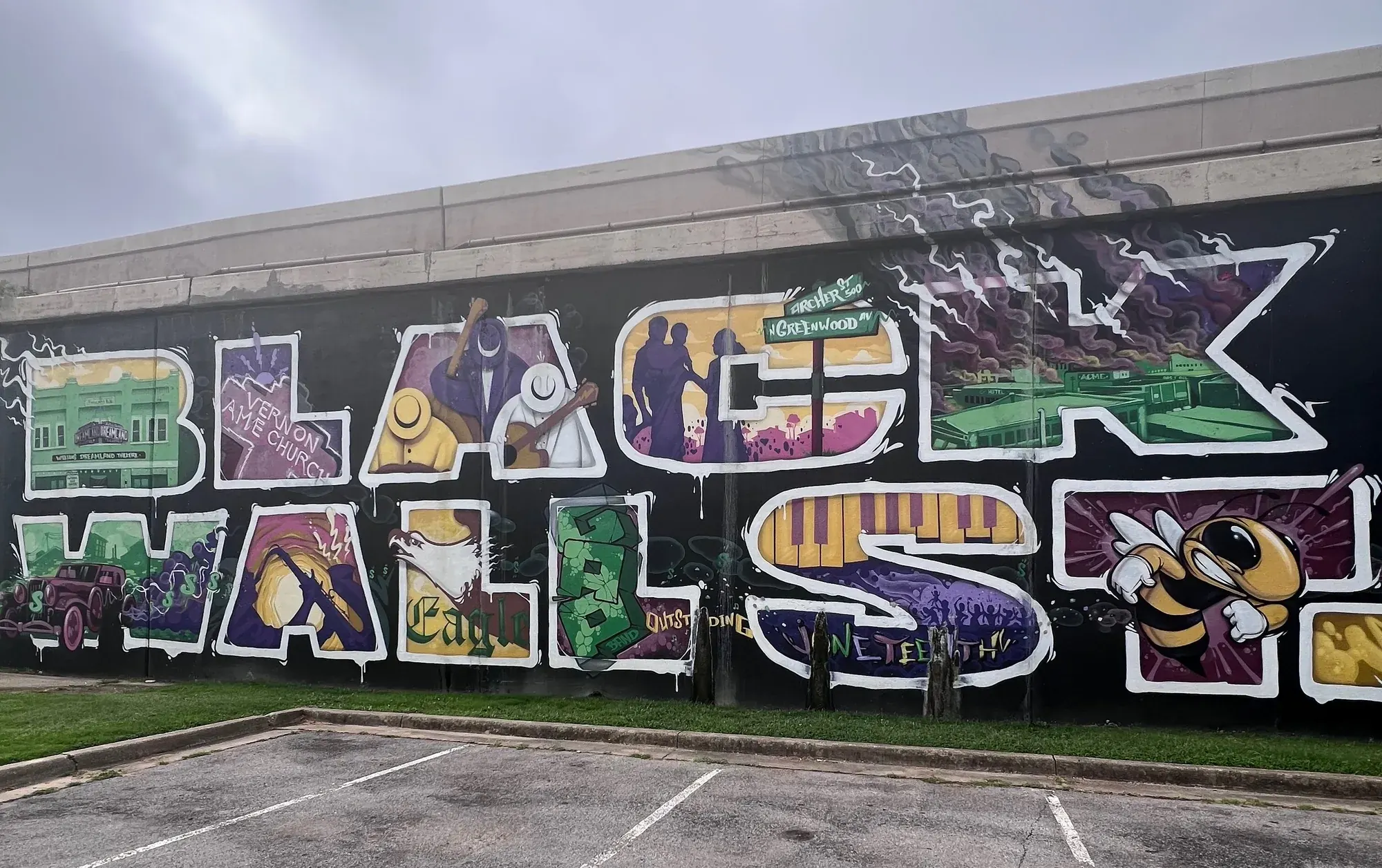 Black Wall Street mural in Greenwood, Tulsa
